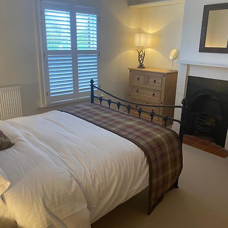 A Charming And Stylish Country Cottage. Hungerford Bagian luar foto