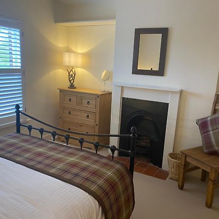 A Charming And Stylish Country Cottage. Hungerford Bagian luar foto